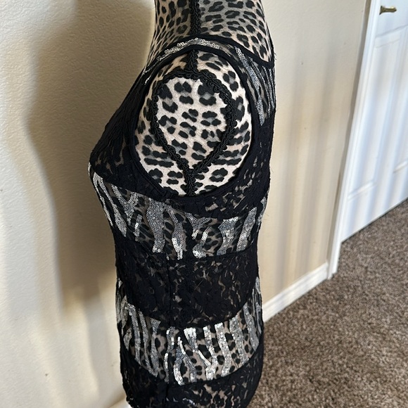 Women’s top, lace/sequins, size M, zebra print - Picture 4 of 6